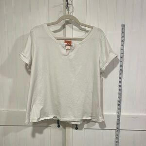 Heart of Palm white short sleeved, 95% cotton top with metal neck accent size XL